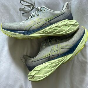 ASICS Novablast 4 || Men’s 10.